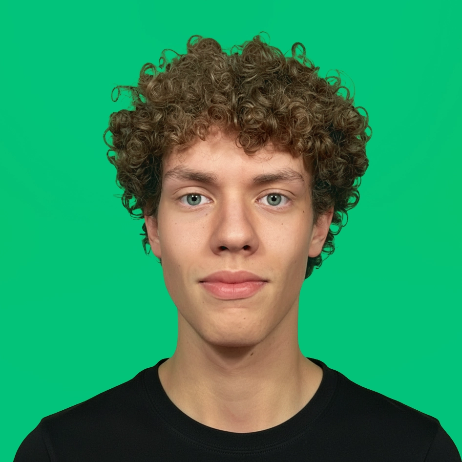 Radosław – professional YouTube thumbnail designer and graphic artist